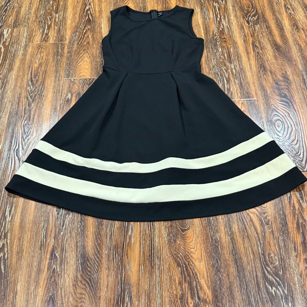 Emery Rose Black Cream Striped Hem Fit Flare Dress Sleeveless Size M Womens